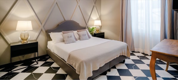 Bộ đồ giường cao cấp, chăn bông, nệm cao su hoạt tính (memory foam)