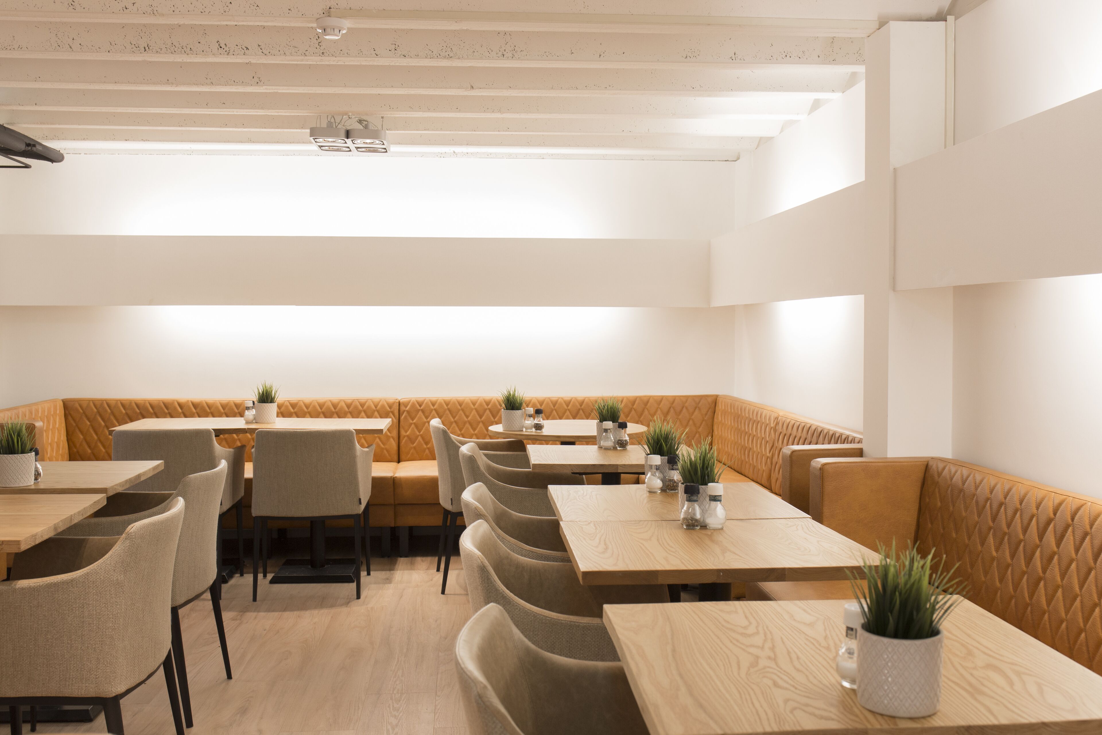 Daily buffet breakfast (EUR 13.50 per person)