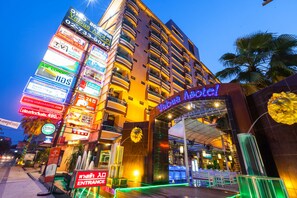 Façade de l’hébergement - soirée/nuit