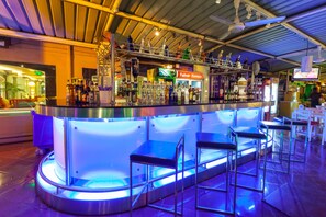 Bar (on property) - Vabua Asotel Bangkok (Bangkok)