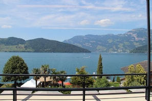 Deluxe Family Room with Lake View | View from room