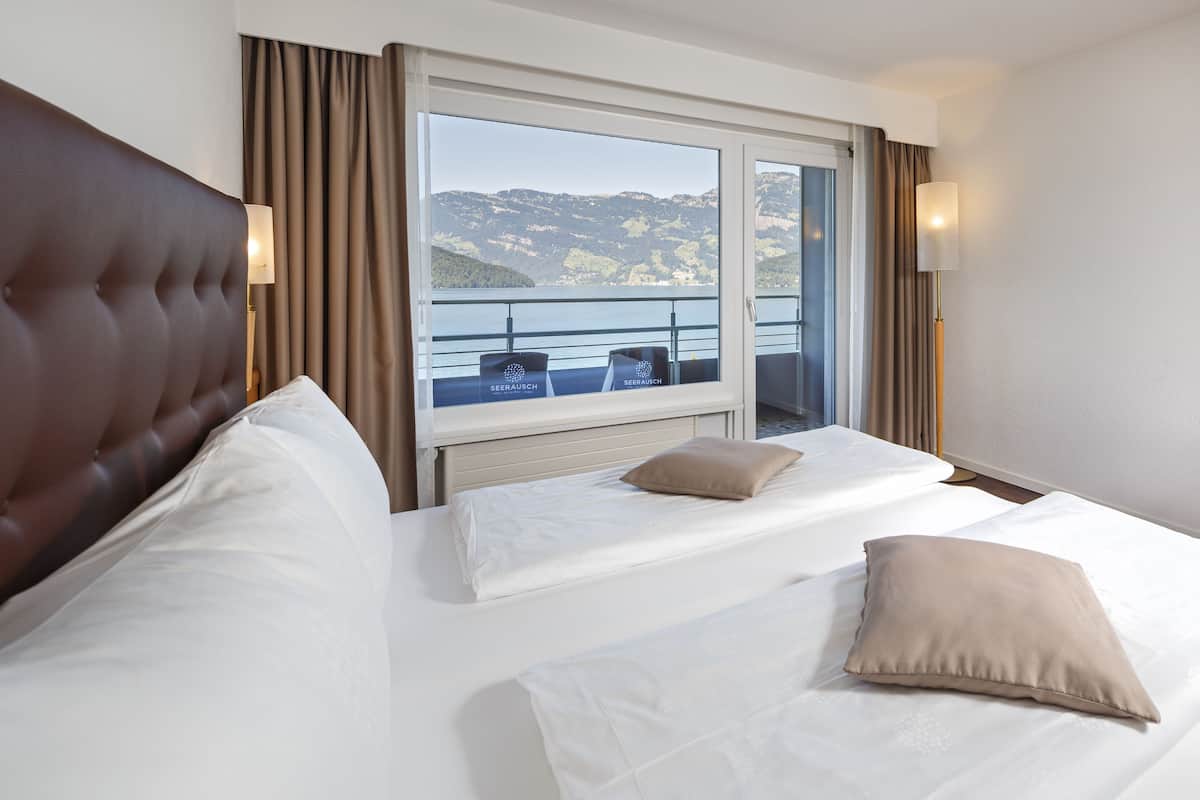 In-room safe, iron/ironing board, bed sheets