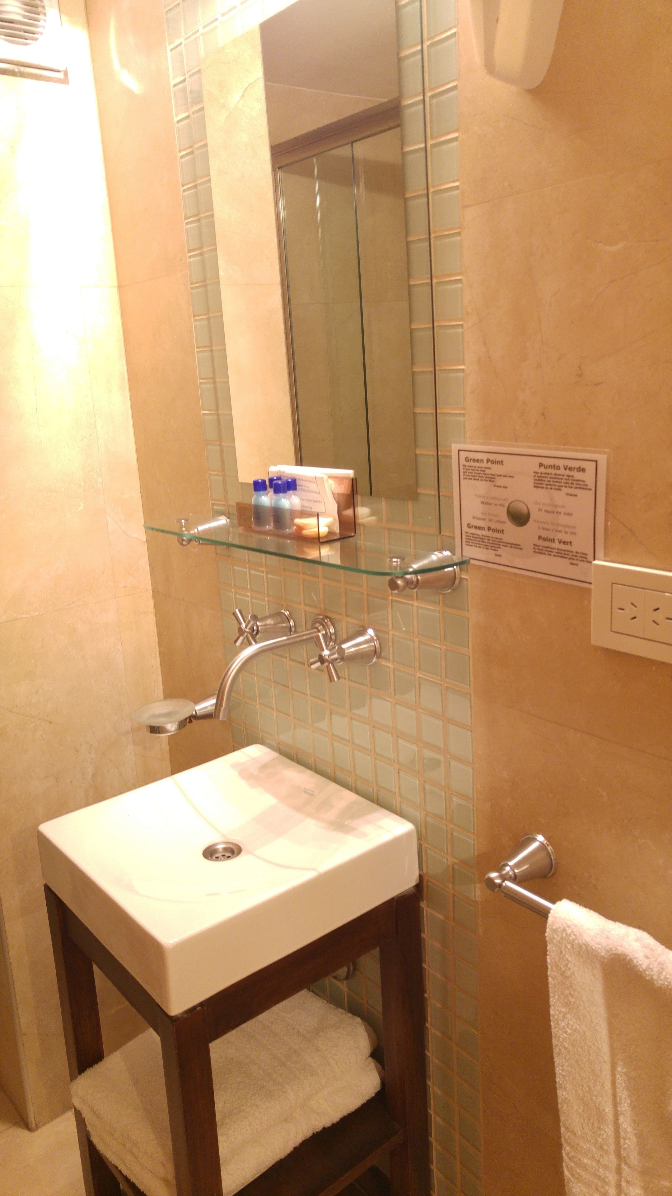 combined shower/bathtub, deep-soaking bathtub, rainfall showerhead