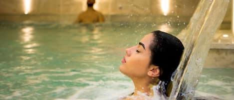 Sauna, Whirlpool, Dampfbad, Körperbehandlungen, Körperpeelings