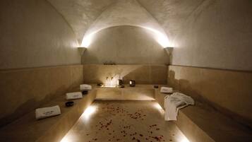 Couples treatment rooms, sauna, hot tub, steam room, Turkish bath