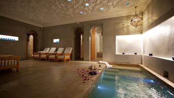 Couples treatment room(s), sauna, hot tub, steam room