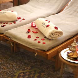 Couples treatment rooms, sauna, hot tub, steam room, Turkish bath