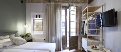 Superior Studio, Balcony, City View | Down comforters, iron/ironing board, free WiFi, bed sheets