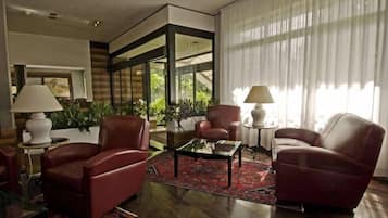 Sala de estar en el lobby
