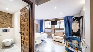 Superior Studio, Kitchenette | Living area
