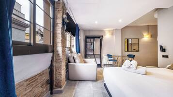 Superior Studio, Kitchenette | Living area | Plasma TV