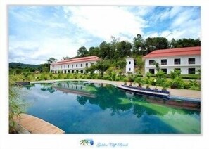 Outdoor pool - Golden Cliff Beach Resort (Trat)