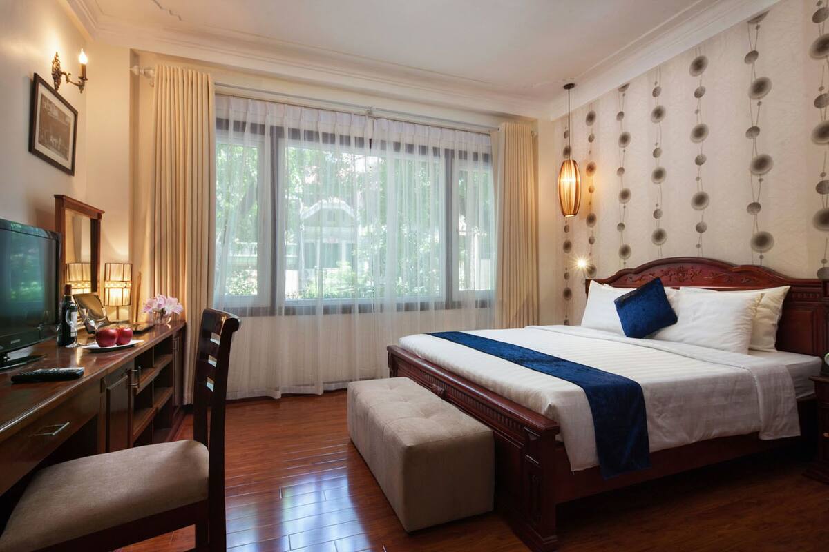 Minibar, in-room safe, desk, blackout curtains