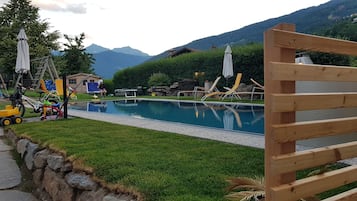 Sæsonbestemt udendørs pool