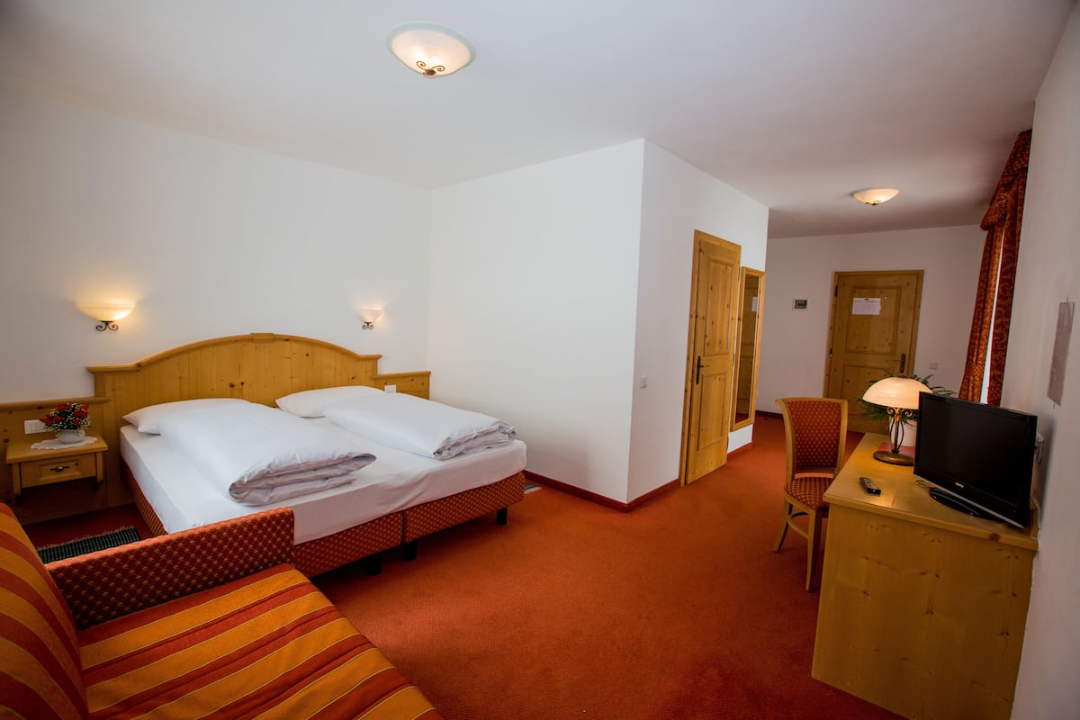 Standard-Dreibettzimmer, Mehrere Betten