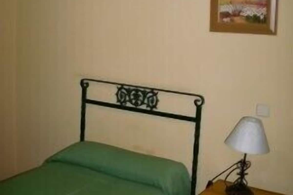 Habitación individual | Cunas gratuitas y wifi gratis