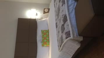 家庭客房 | 高級寢具、Select Comfort 床墊、迷你吧、房內夾萬