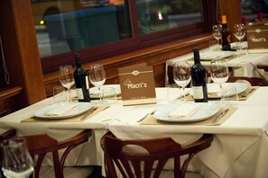 Breakfast, lunch, dinner served; local cuisine, alfresco dining  - Hotel Piero della Francesca (Arezzo)