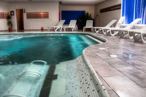Indoor pool, outdoor pool - Le Monaco Hôtel & Thalasso (Sousse)