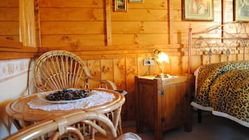 Vierbettzimmer | Hochwertige Bettwaren, Pillowtop-Betten, schallisolierte Zimmer