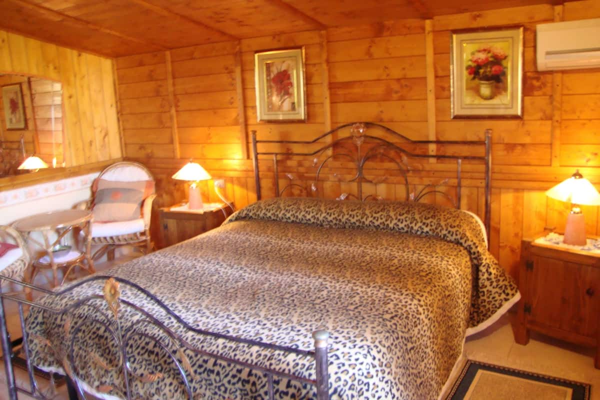 Quadruple Room | Premium bedding, pillowtop beds, soundproofing, free cribs/infant beds