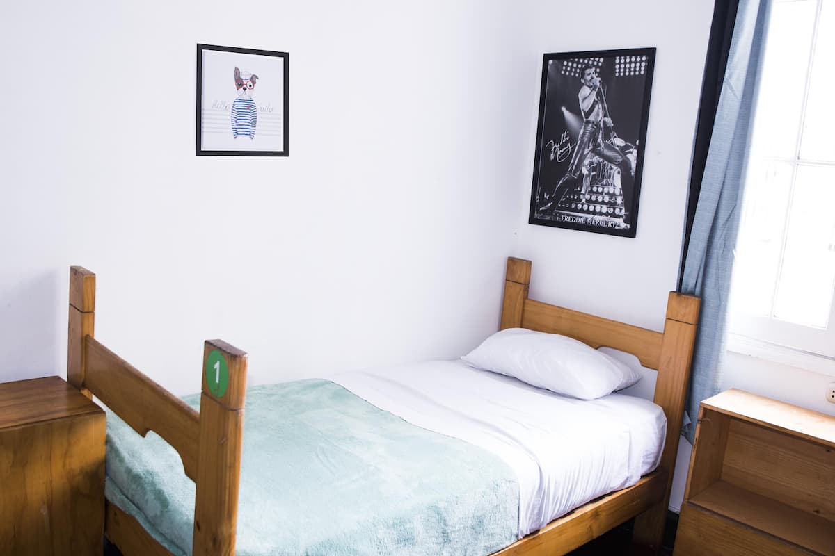 Shared Dormitory, Mixed Dorm, Shared Bathroom (5 pax) | Laptop workspace, free WiFi, bed sheets
