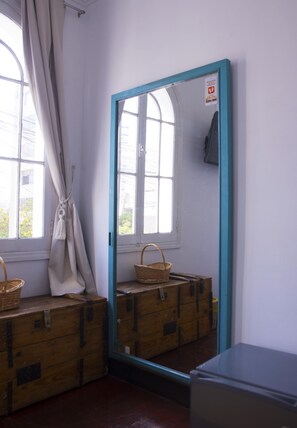 Double Room, Private Bathroom | Laptop workspace, free WiFi, bed sheets - Red Llama Eco Hostel (Lima)