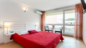 Individueel gedecoreerd, een strijkplank/strijkijzer