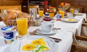 Free daily local cuisine breakfast
