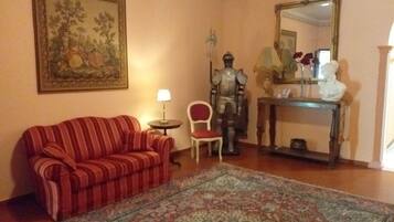 32-Zoll-LCD-Fernseher mit Digitalempfang, Fernseher