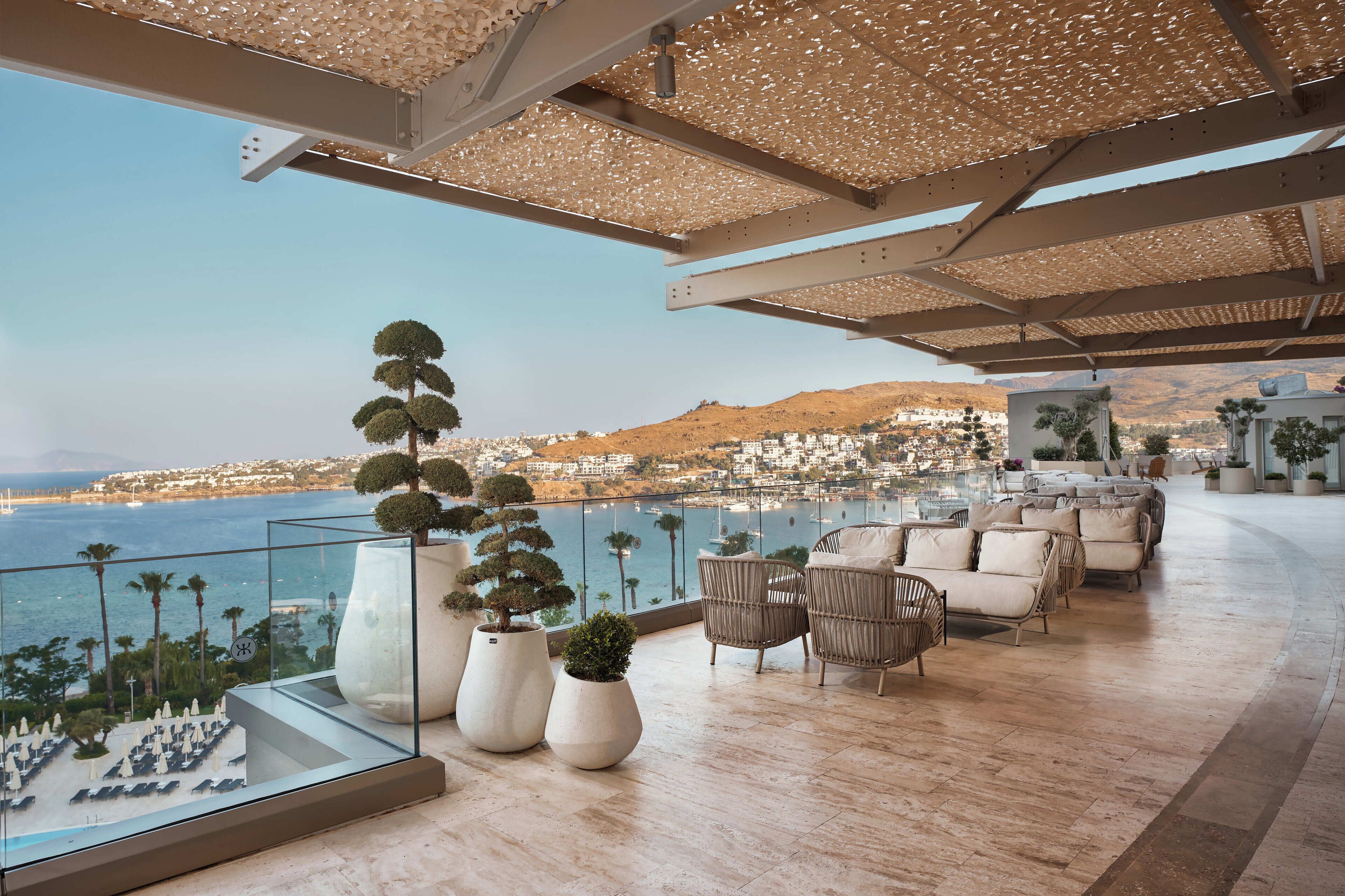 6 bars/lounges, poolside bar, beach bar