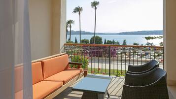 Junior Suite | Premium bedding, free minibar, in-room safe, soundproofing