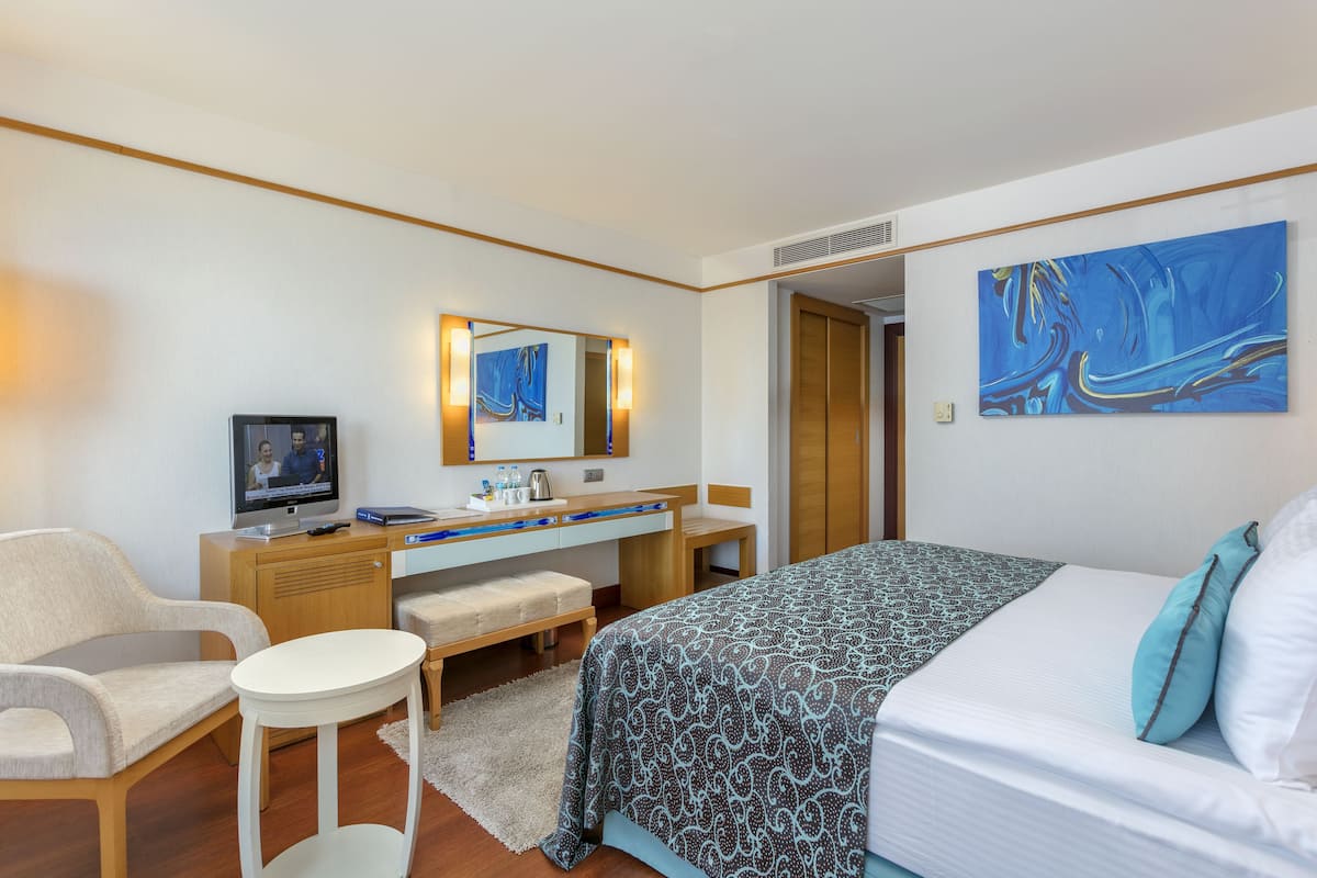 Ropa de cama de alta calidad y artículos del minibar gratis