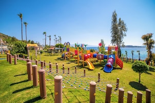 Zona de juegos infantil al aire libre