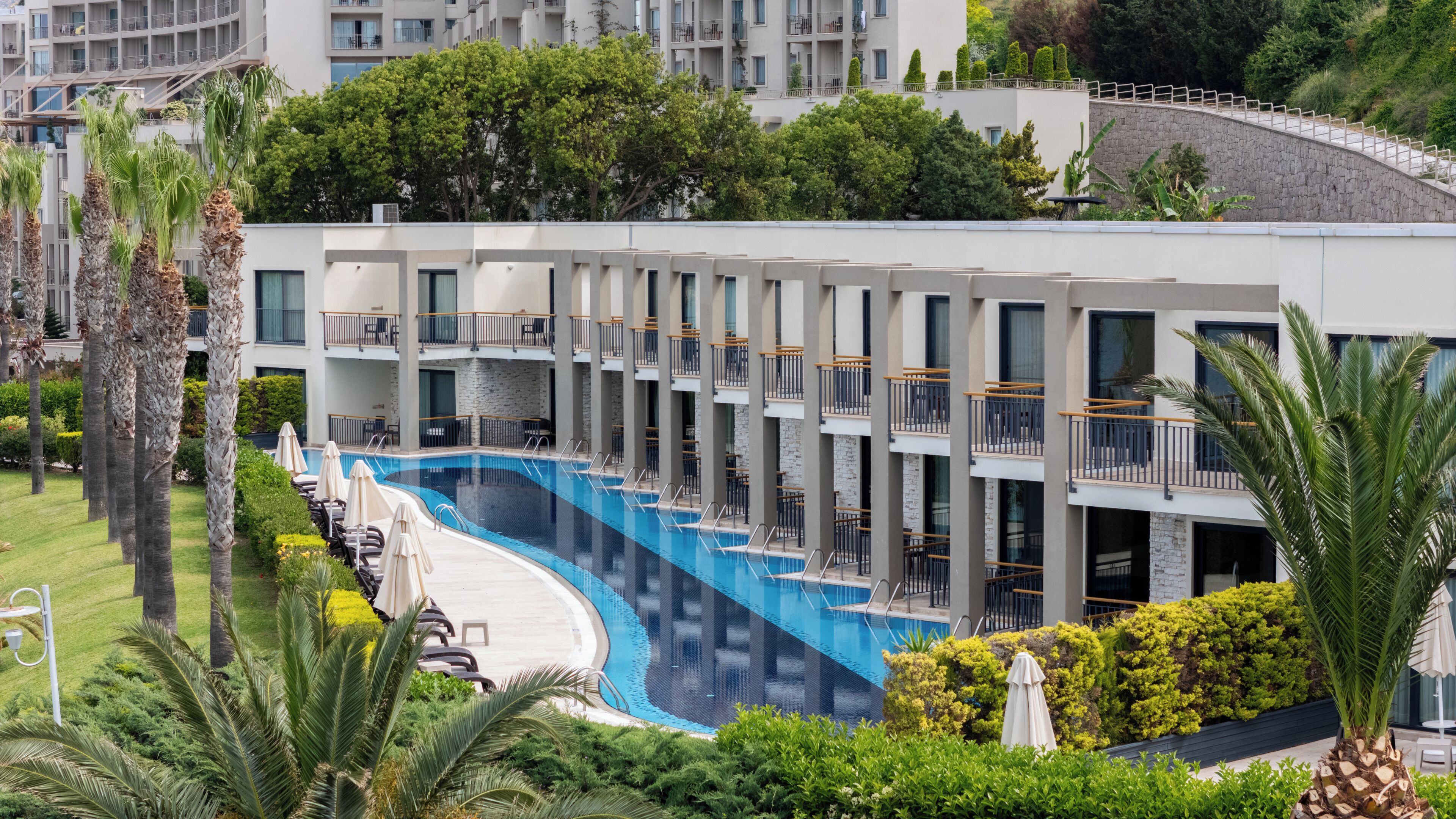 Residence | Premium bedding, free minibar, in-room safe, soundproofing