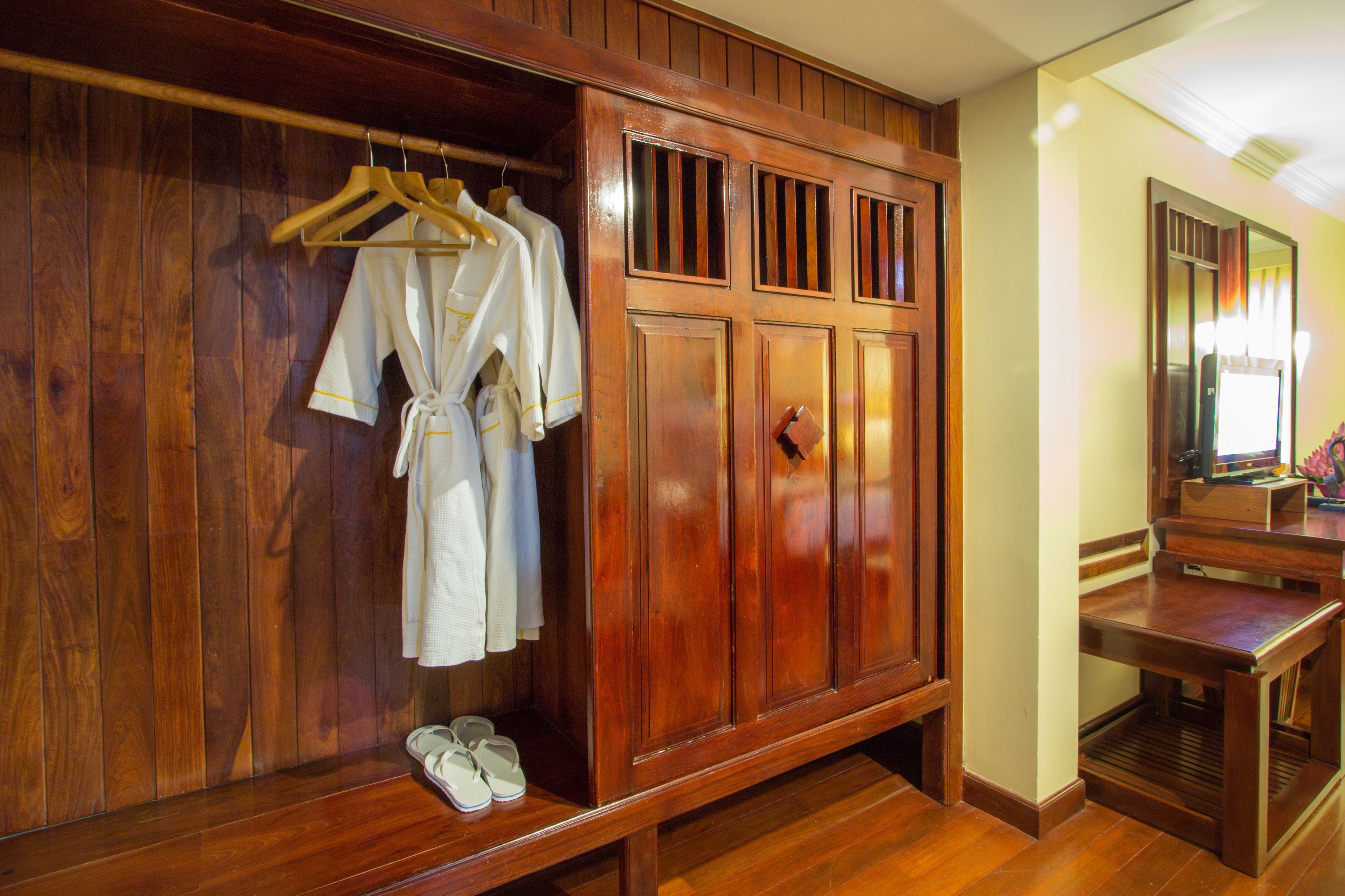 superior triple room, 3 single beds | 1 bedroom, premium bedding, minibar, in-room safe