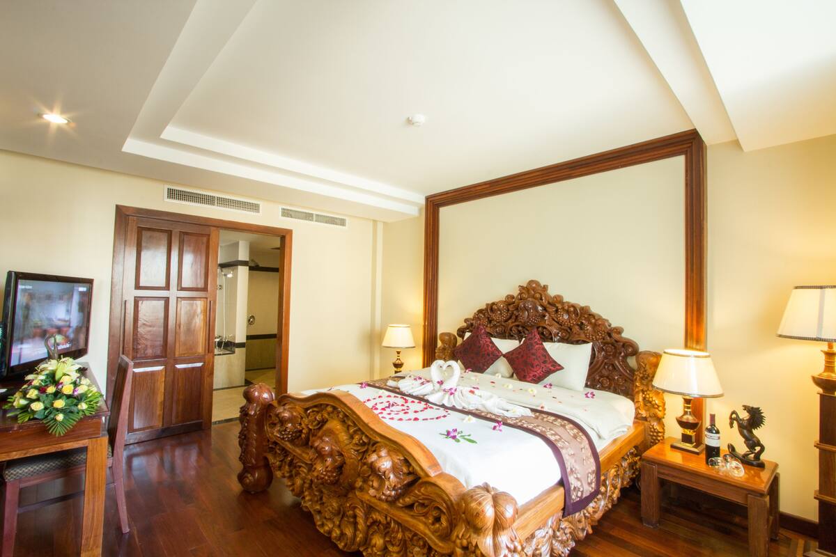 Phòng Suite Executive, 1 giường cỡ king | Bộ đồ giường cao cấp, minibar, két bảo mật tại phòng, bàn 