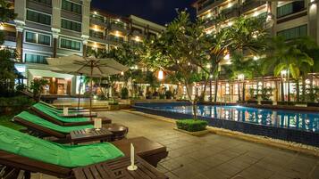 Outdoor pool, pool umbrellas