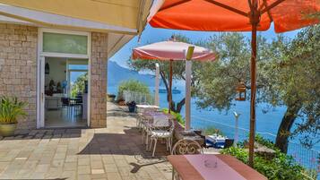 Bar (in der Unterkunft)