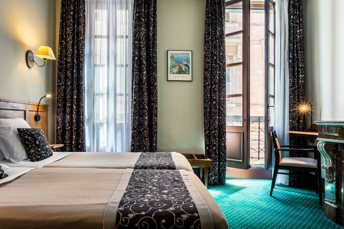 standard room, 2 single beds | premium bedding, desk, laptop workspace, blackout curtains