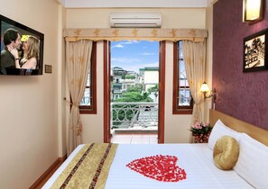 Deluxe Room | Minibar, in-room safe, desk, soundproofing - Hanoi Culture Hostel (Hanoi)