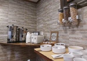 Free daily buffet breakfast - Hosteria Austral (El Calafate)