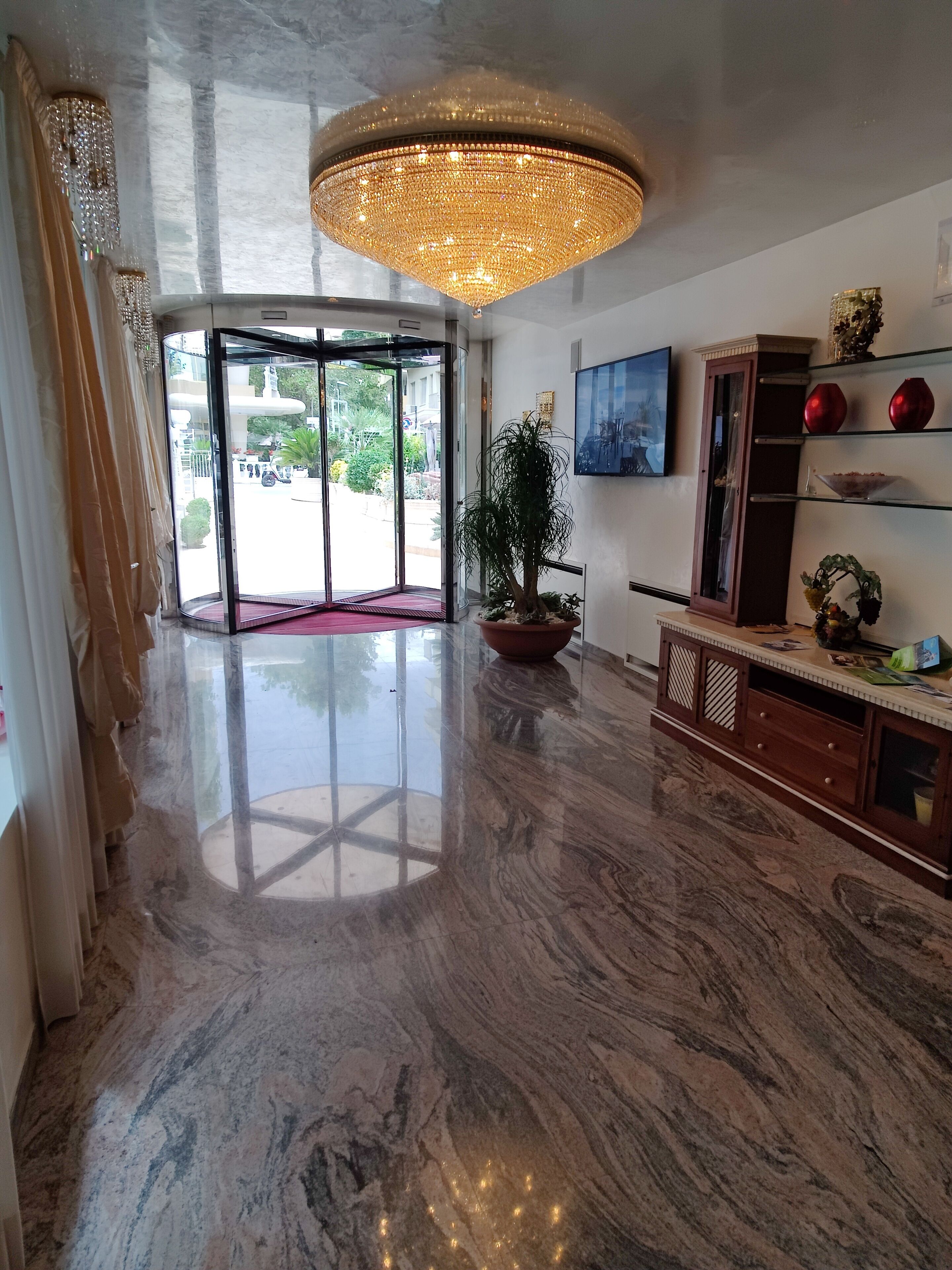 Photo - Hotel Ambassador