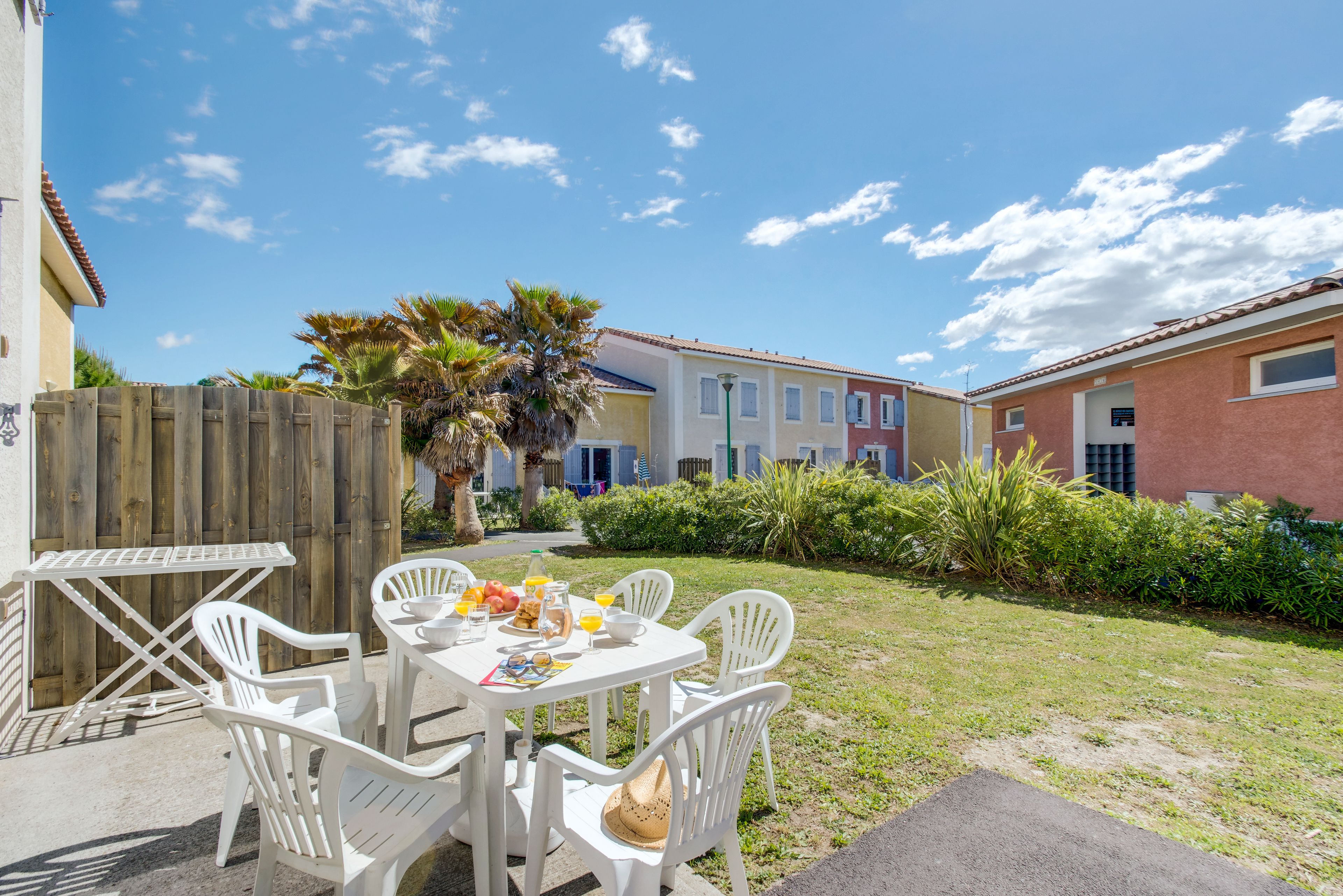 Chambres insonorisées, fer et planche à repasser