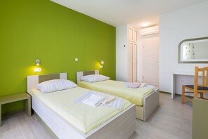 Apartment Maslina | In-room safe, desk, laptop workspace, iron/ironing board