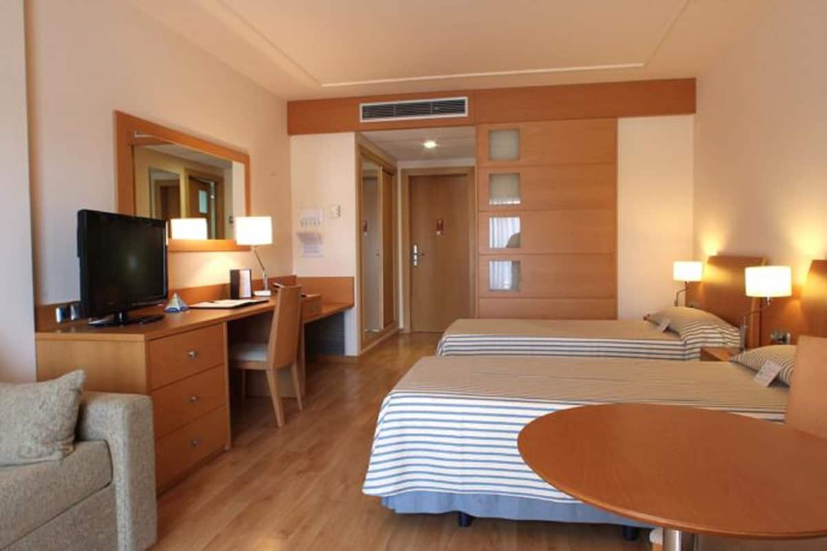 Minibar, coffres-forts dans les chambres, bureau, chambres insonorisées