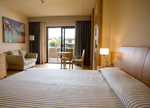 Minibar, in-room safe, desk, soundproofing