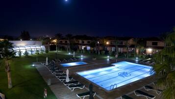Piscina interna, piscina externa
