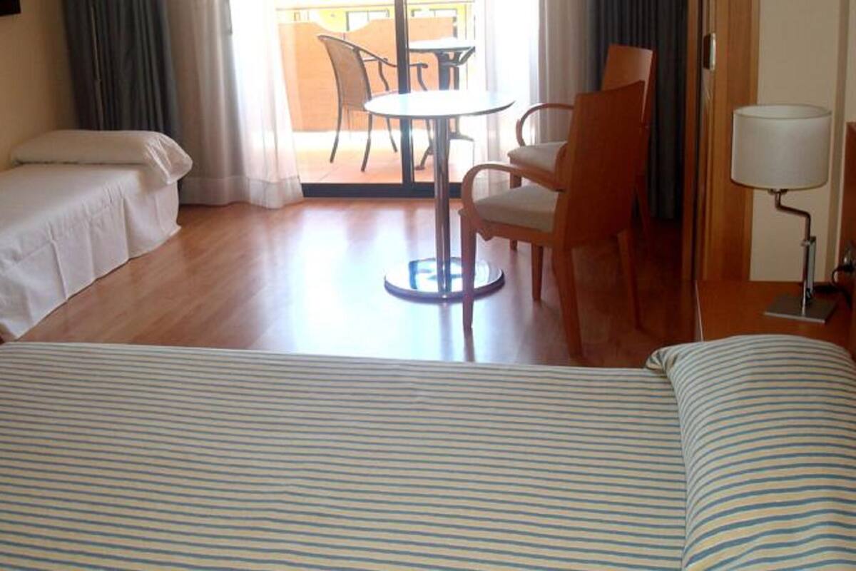 Minibar, coffres-forts dans les chambres, bureau, chambres insonorisées