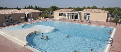 季節限定屋外プール